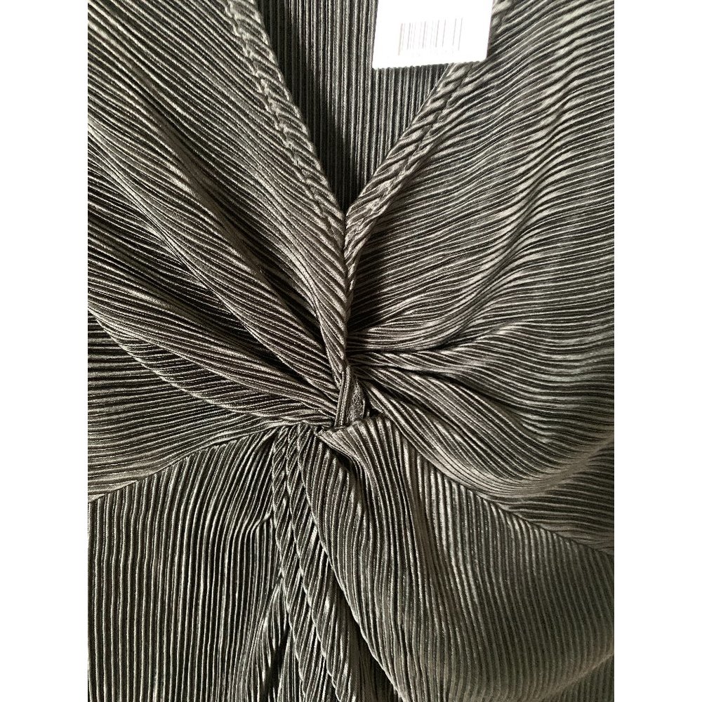 NWT Jessica Simpson Black Twist Front Ribbed Top